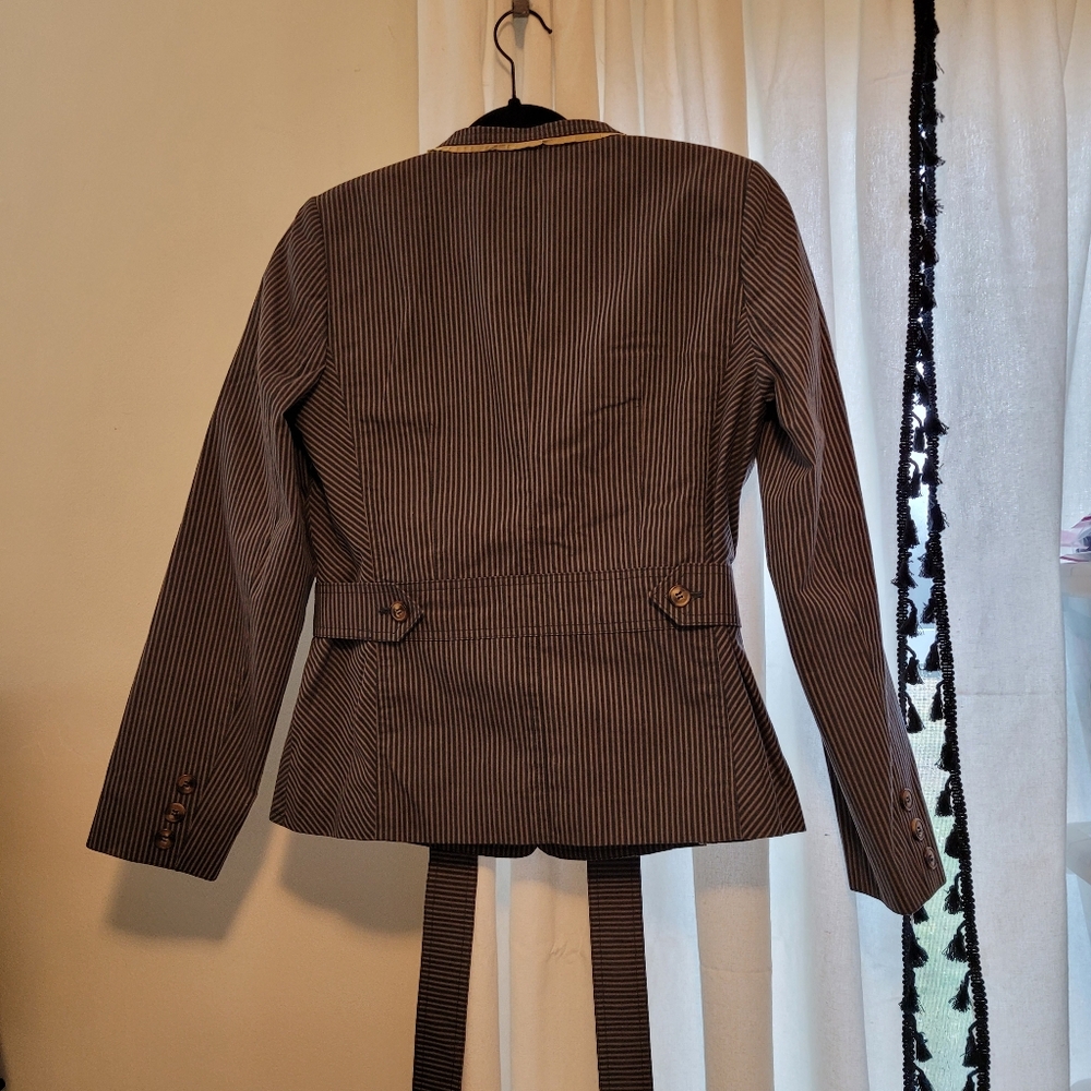 APOSTROPHE WOMENS SIZE 8 GRAY STRIPED STRUCTURED BLAZER-TIES IN THE FRONT - Picture 11 of 15